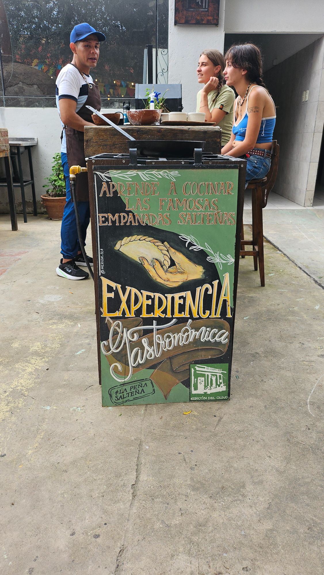 Foto de Aprende a cocinar empanadas con anfitrion local (3)
