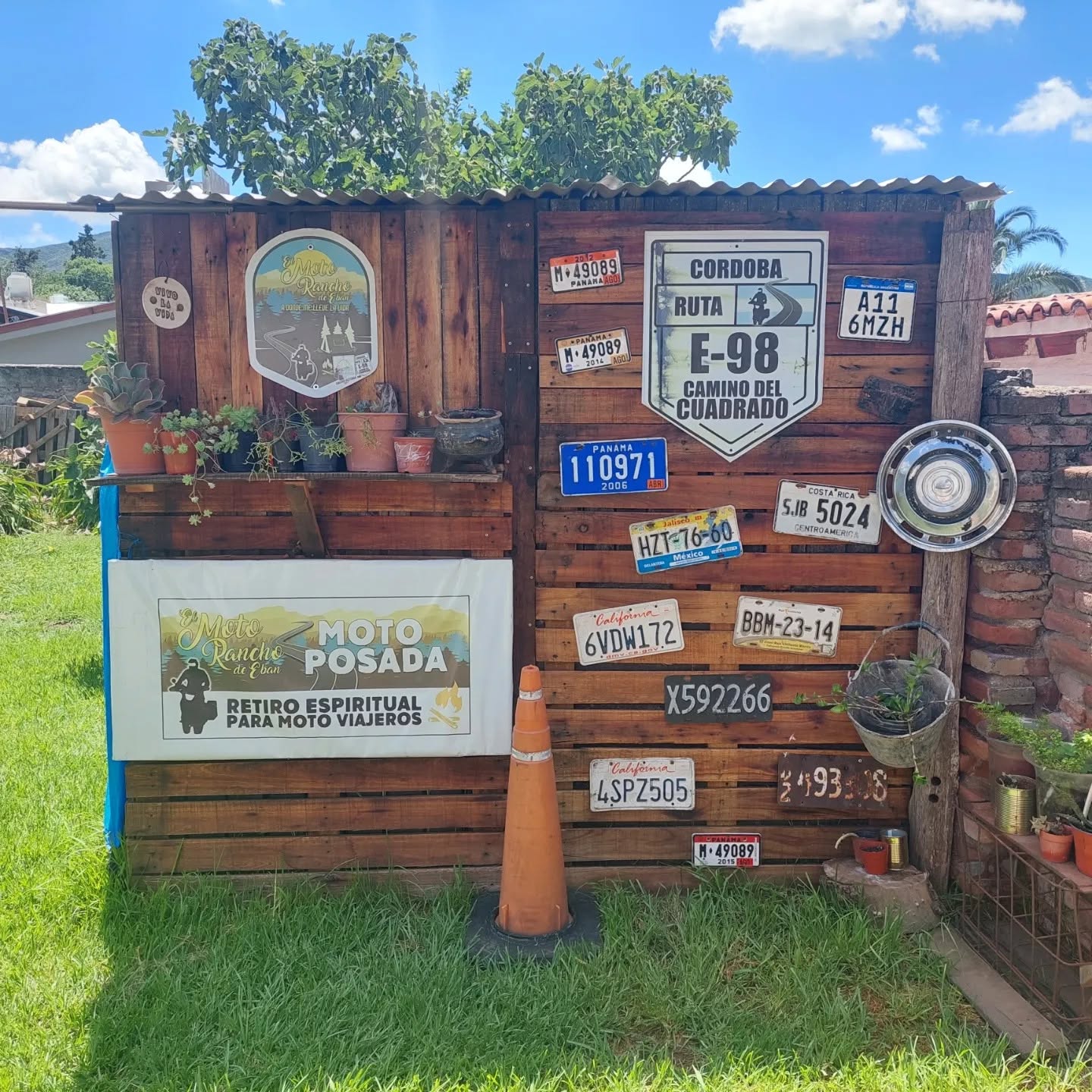 El Moto Rancho de Eban