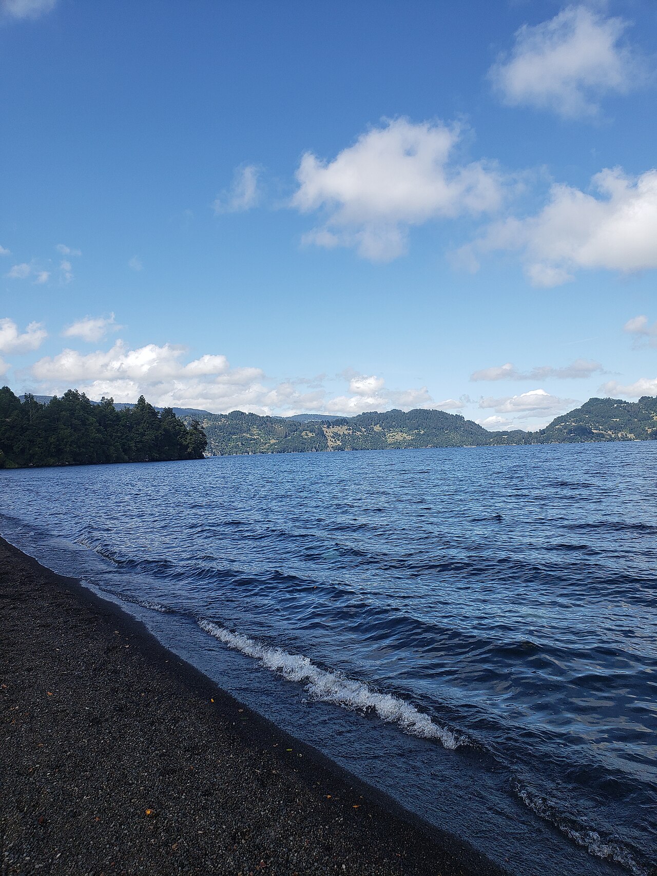 Foto de Playa de Coñaripe en el lago Calafquén (3)