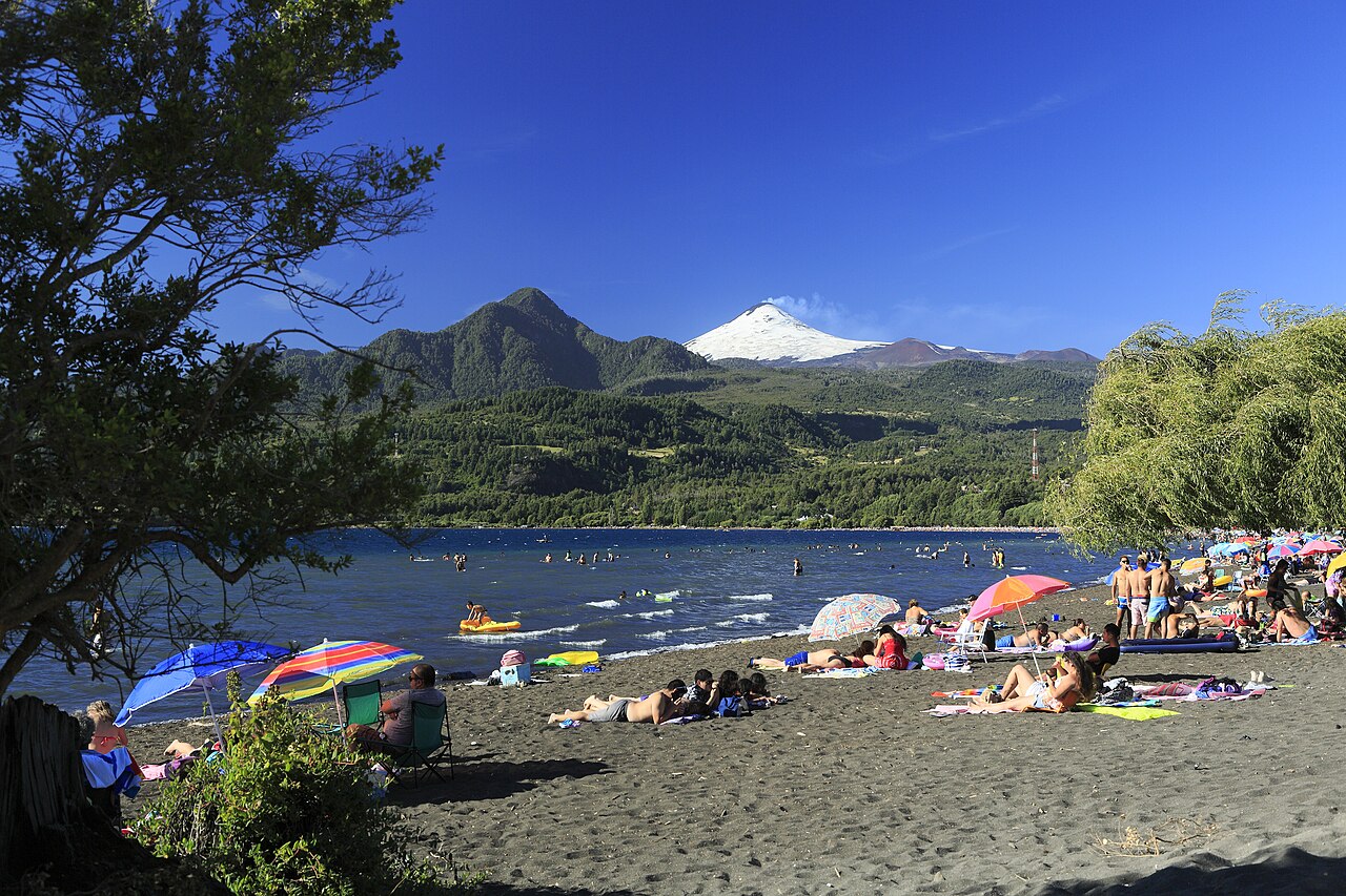 Foto de Playa de Coñaripe en el lago Calafquén (4)