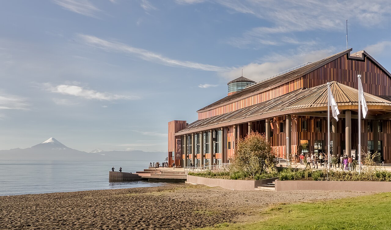 Costanera y Teatro del Lago de Frutillar
