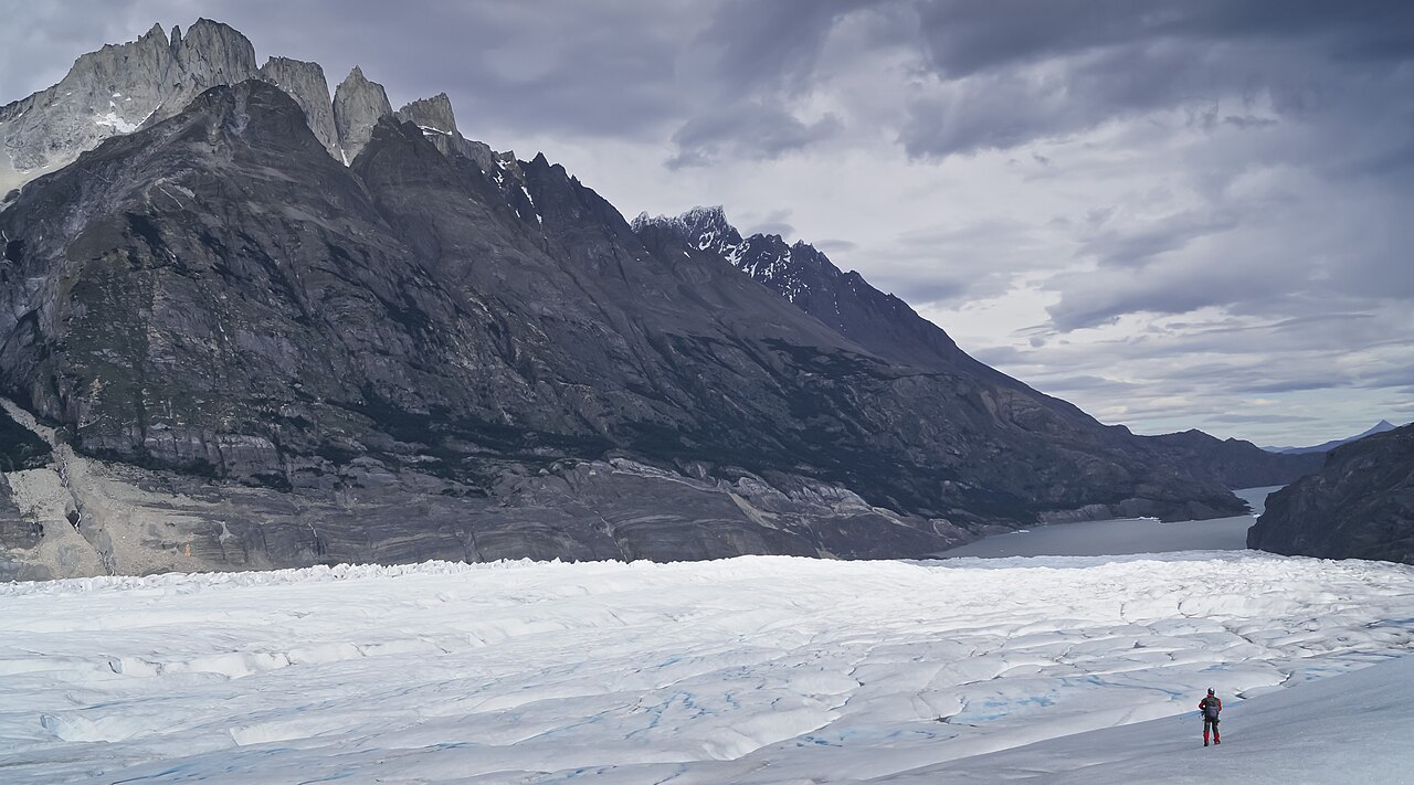 Lago Grey