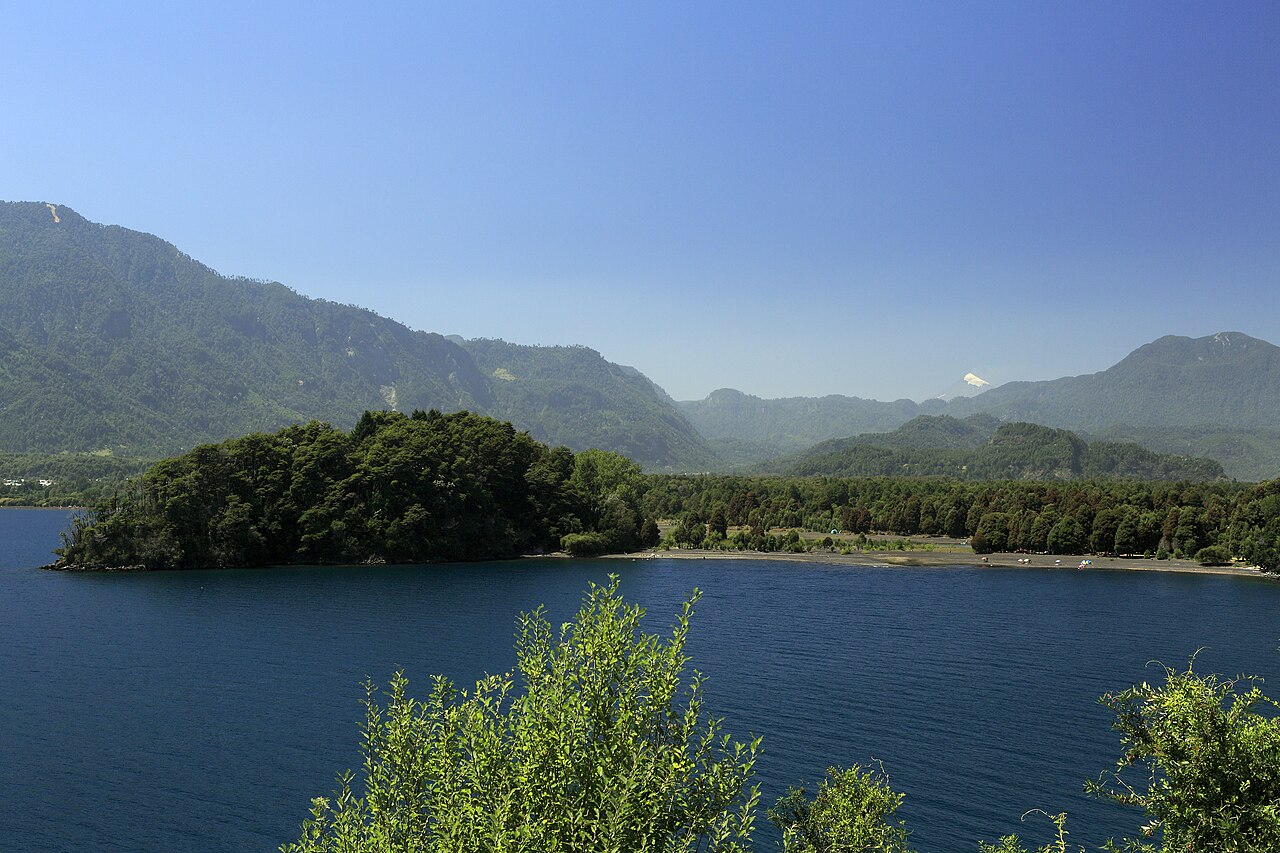 Foto de Ruta 201: Panguipulli → Liquiñe por el lago Calafquén (3)