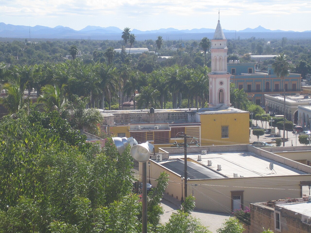 Plaza de Armas y Museo Mirador, El Fuerte
