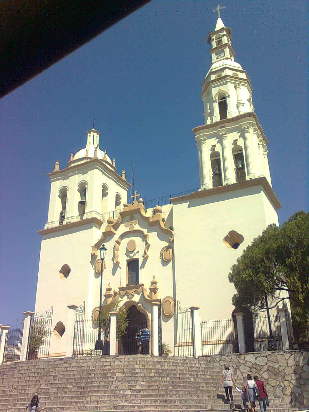 Parroquia de Santiago Apóstol, Santiago