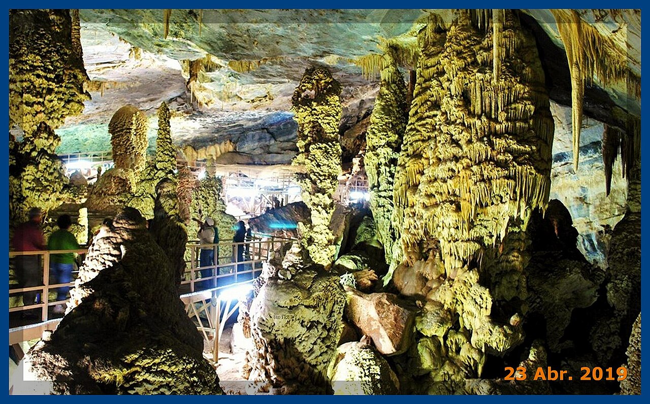 Foto de Grutas de Bustamante (2)
