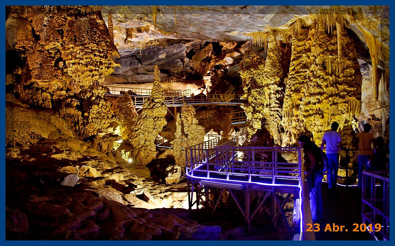 Foto de Grutas de Bustamante (3)