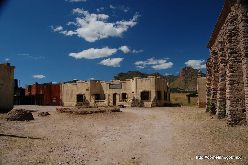 Villa del Oeste