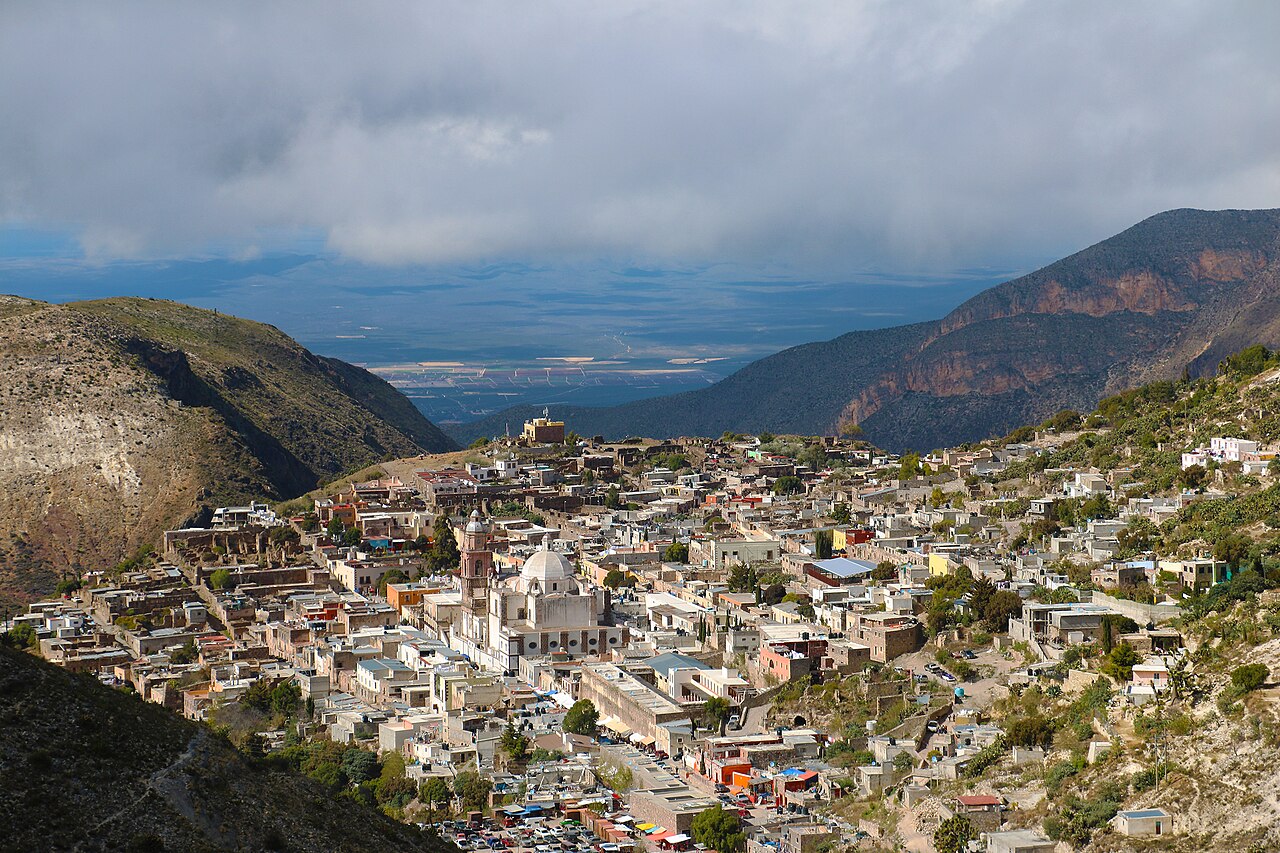 Camino empedrado a Real de Catorce por el túnel Ogarrio