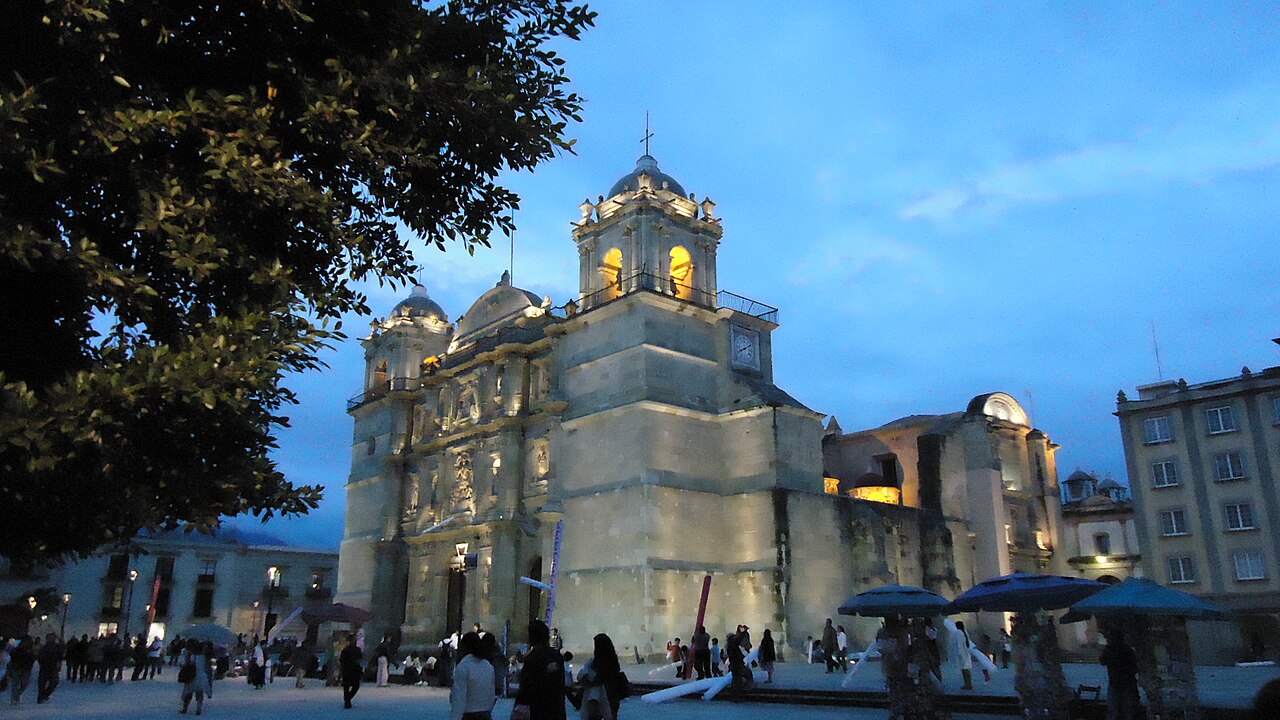 Foto de Catedral y zócalo de Oaxaca (4)