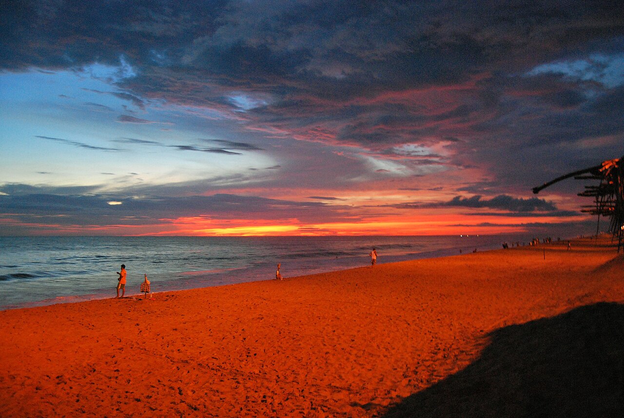 Playa Pie de la Cuesta y laguna de Coyuca