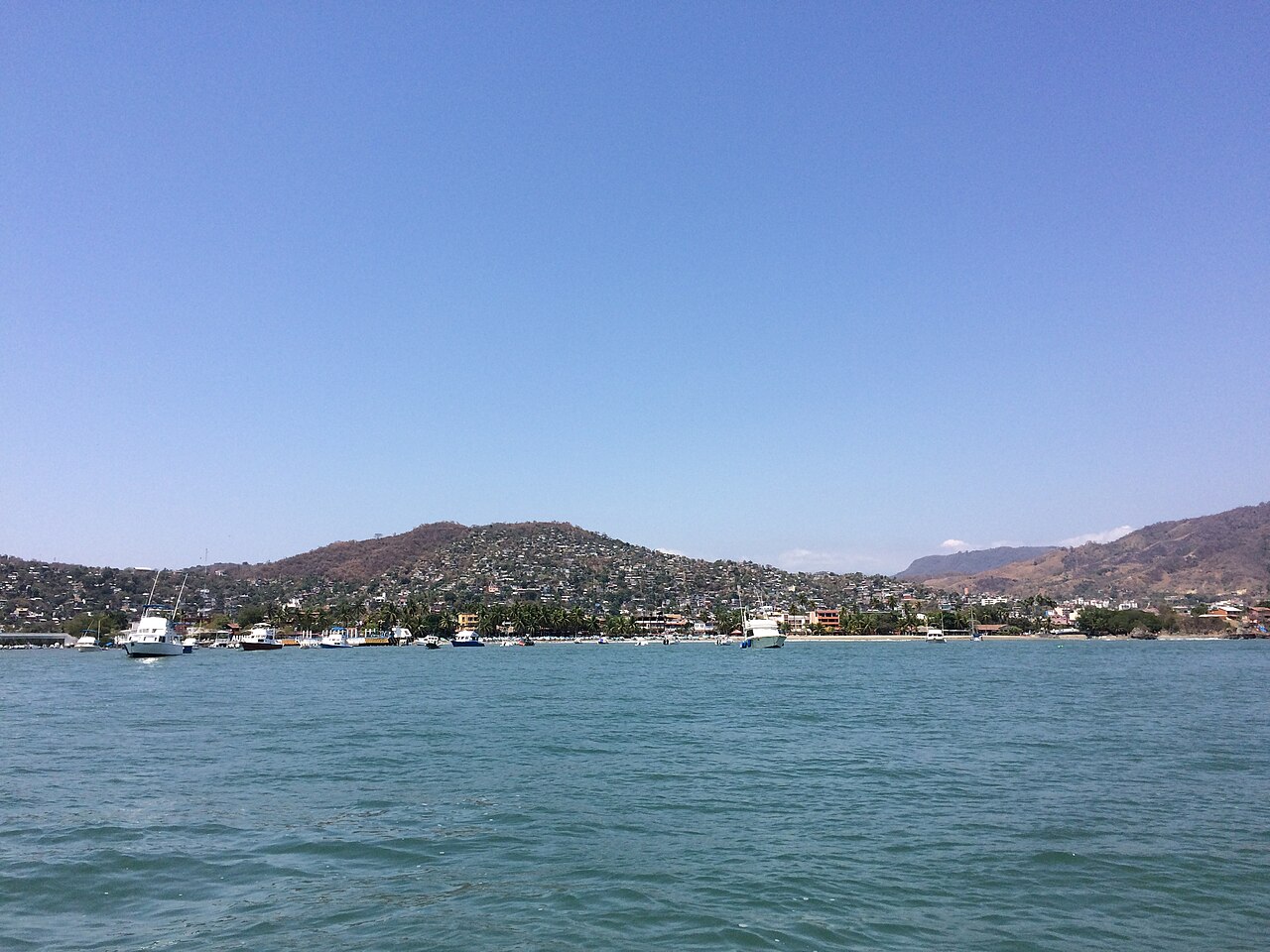 Foto de Paseo del Pescador y bahía de Zihuatanejo (3)