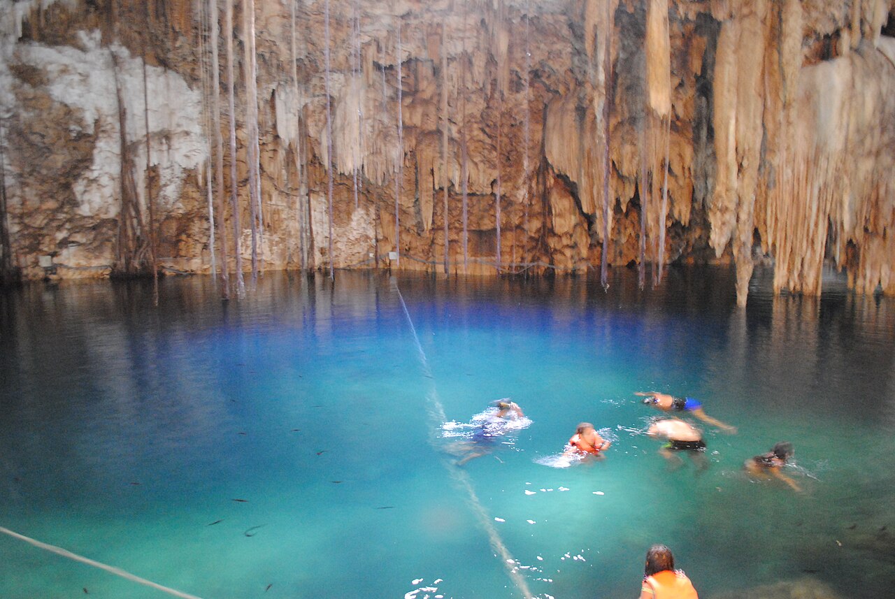 Foto de Cenote Dzitnup (4)