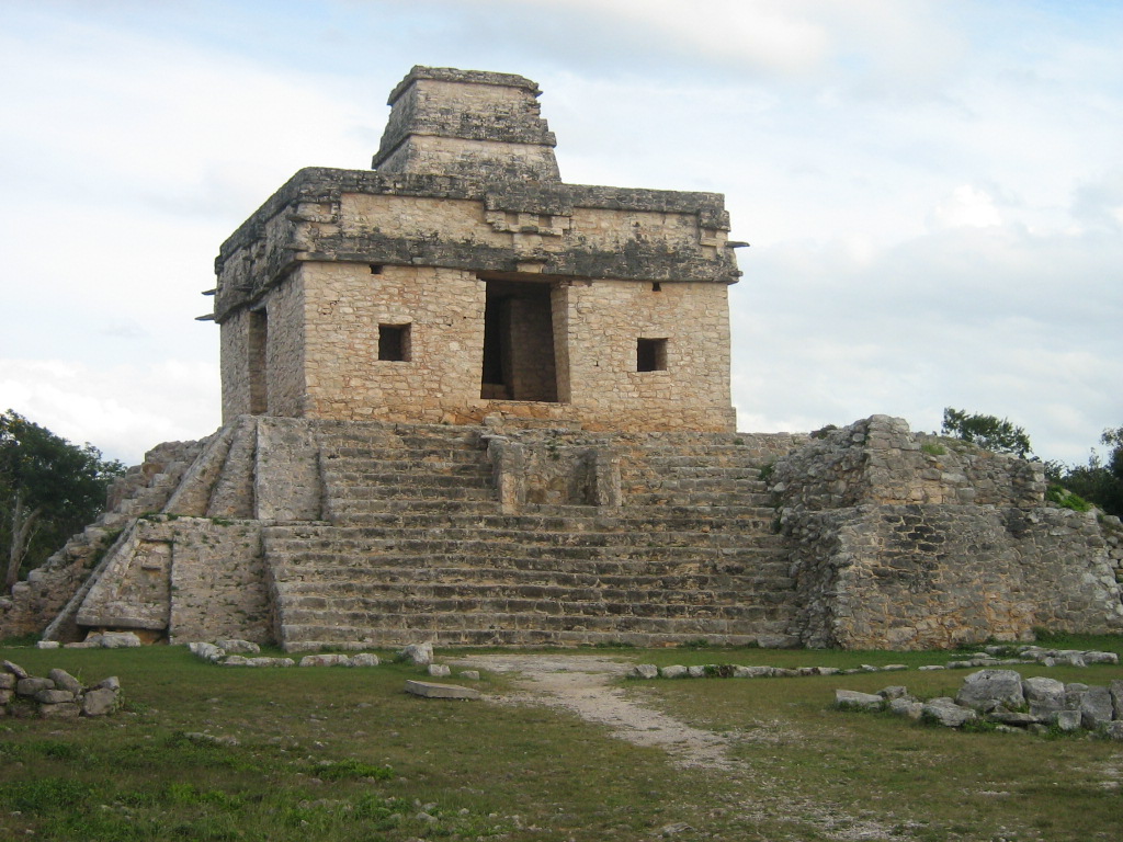 Dzibilchaltún y Cenote Xlacah