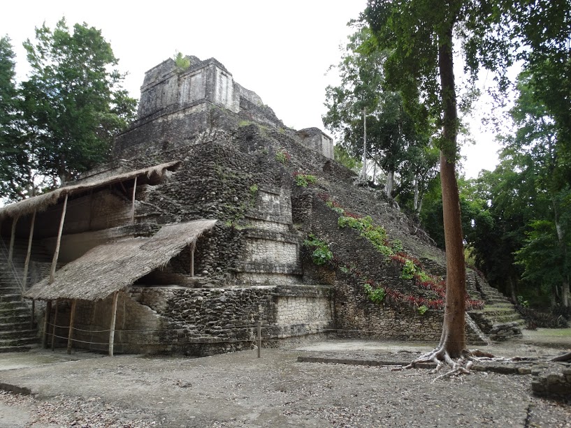 Foto de Zona arqueológica de Dzibanché (4)