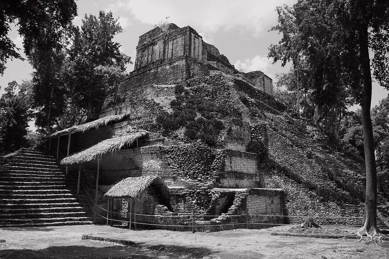 Foto de Zona arqueológica de Dzibanché (5)