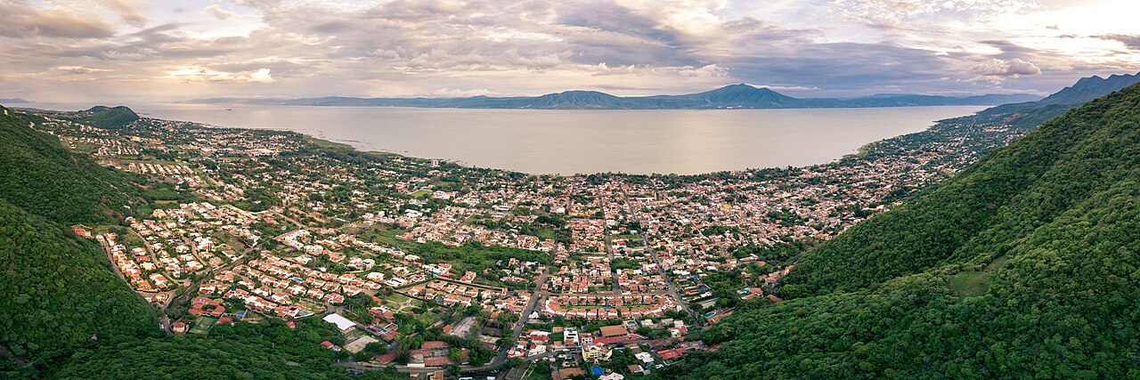 Foto de Malecón y muelle de Ajijic (3)
