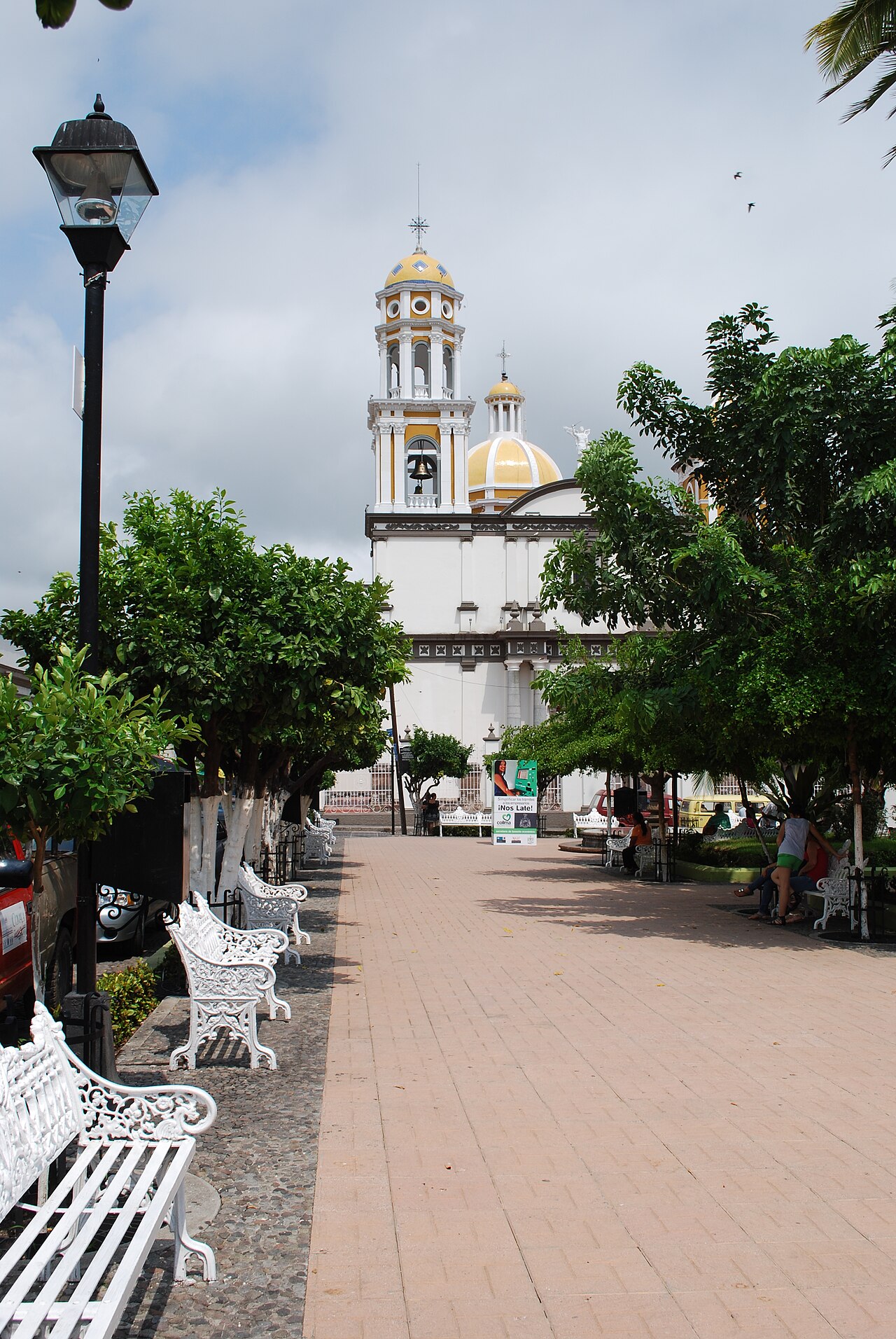 Foto de Jardín principal de Comala (5)