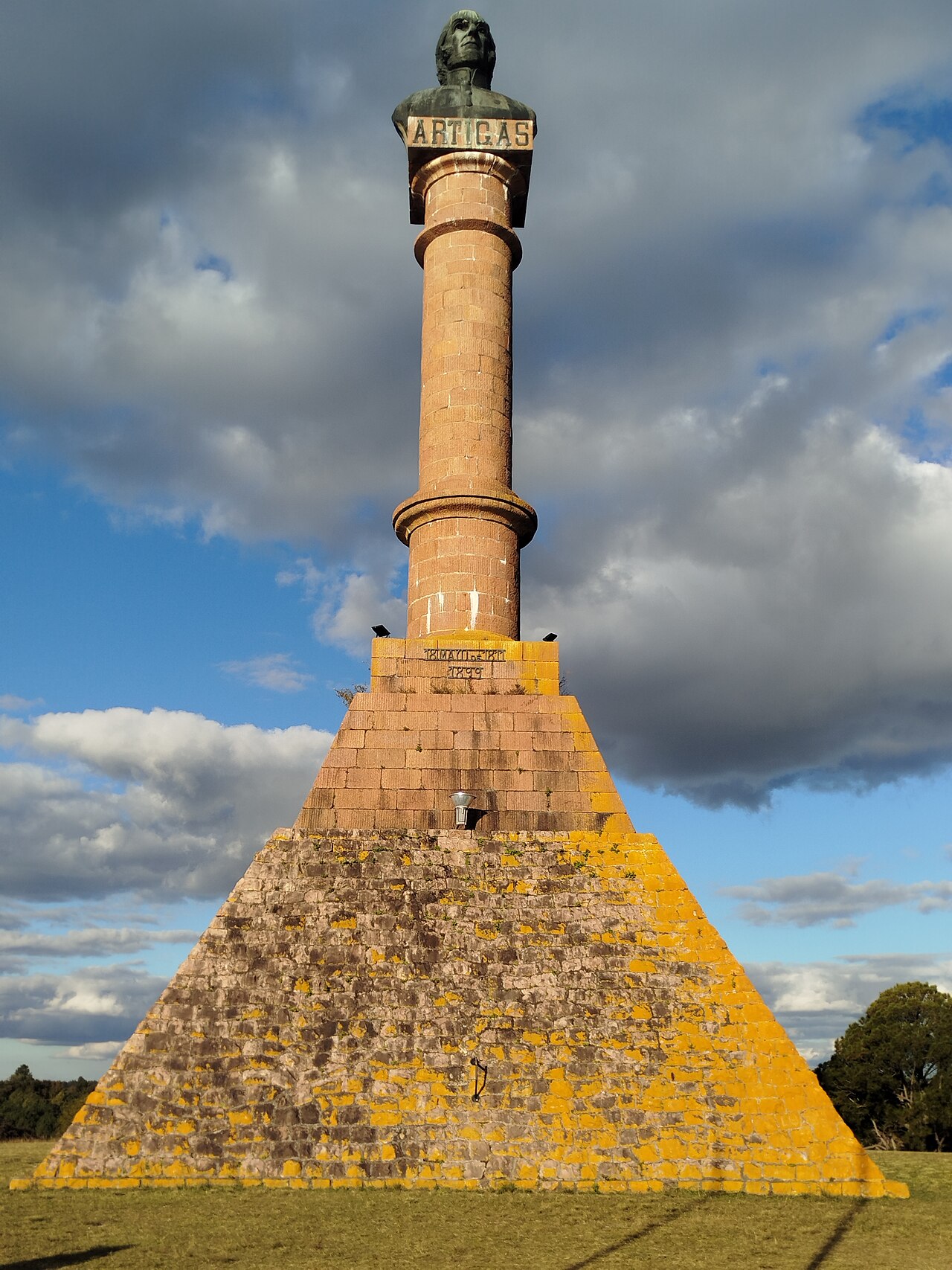 Photo of Meseta de Artigas (4)