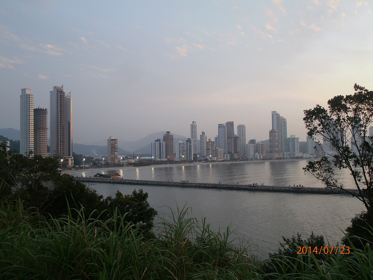 Foto de Interpraias: Barra Sul → Praia do Estaleirinho por la costa de Balneário Camboriú (4)