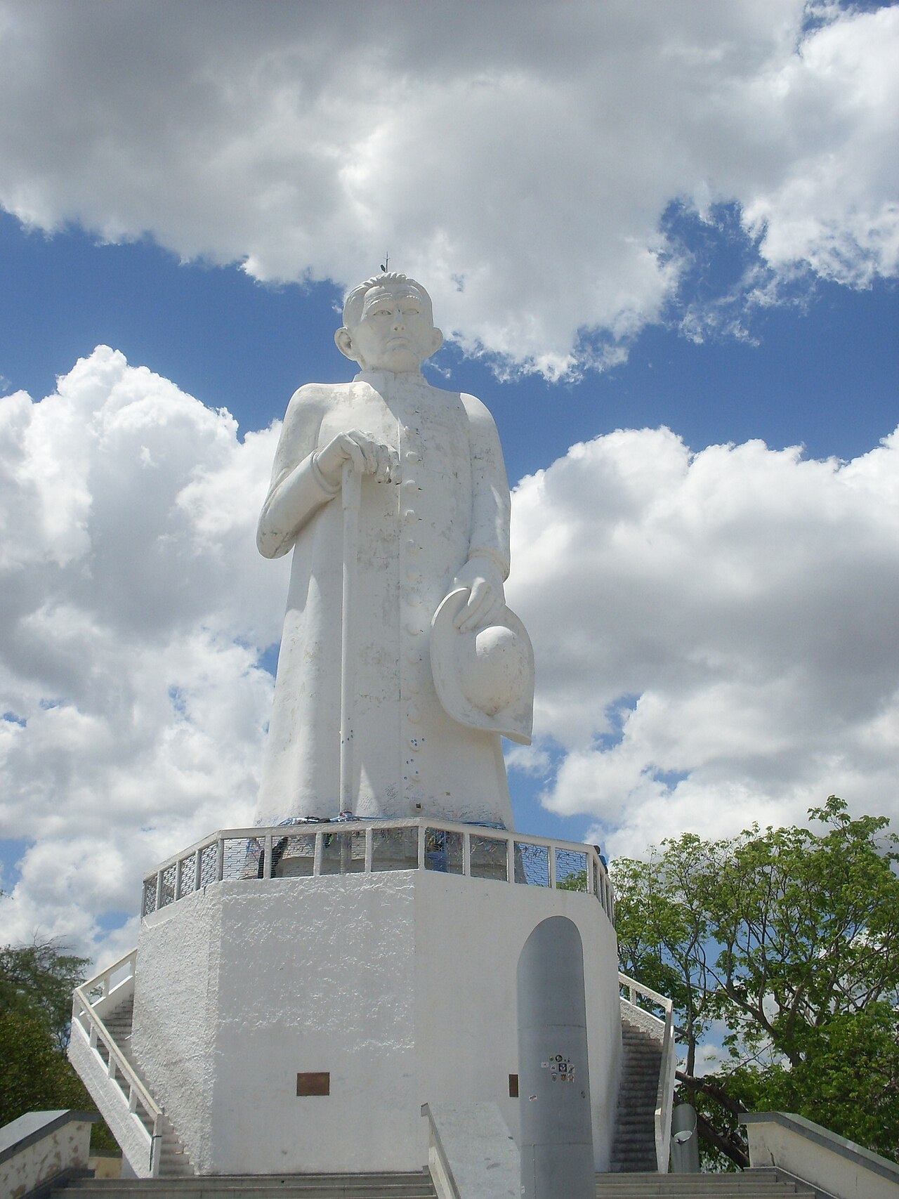 Foto de Estatua del Padre Cícero en la colina do Horto (3)