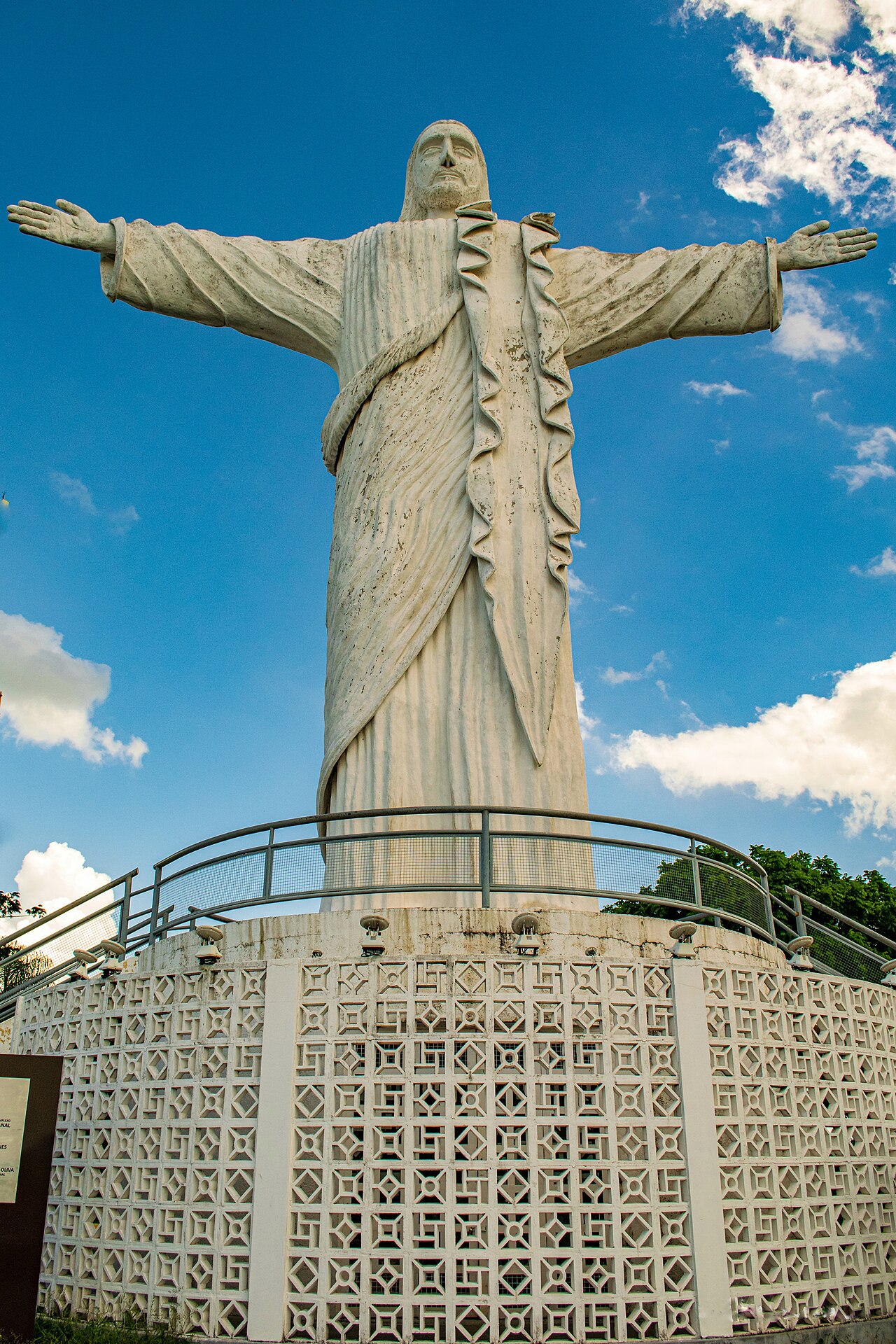 Foto de Cristo Rei do Pantanal (4)