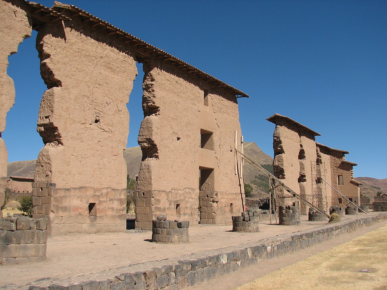 Templo de Wiracocha en Raqchi
