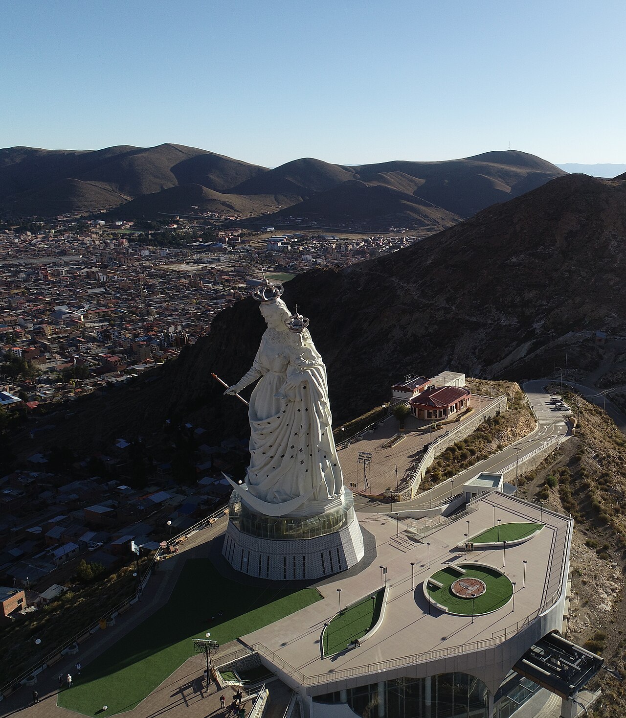 Foto de Monumento a la Virgen del Socavón (5)