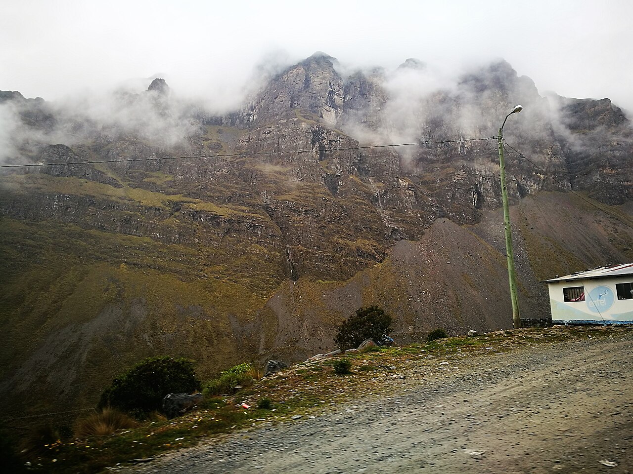 Foto de Ruta 3: La Cumbre → Coroico por la carretera nueva de los Yungas (5)