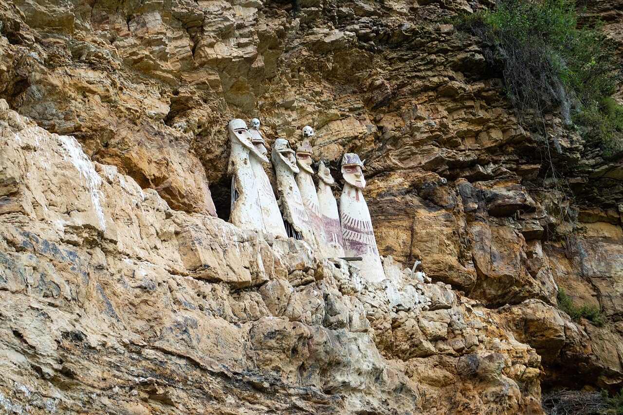 Foto de Sarcófagos de Karajía (3)