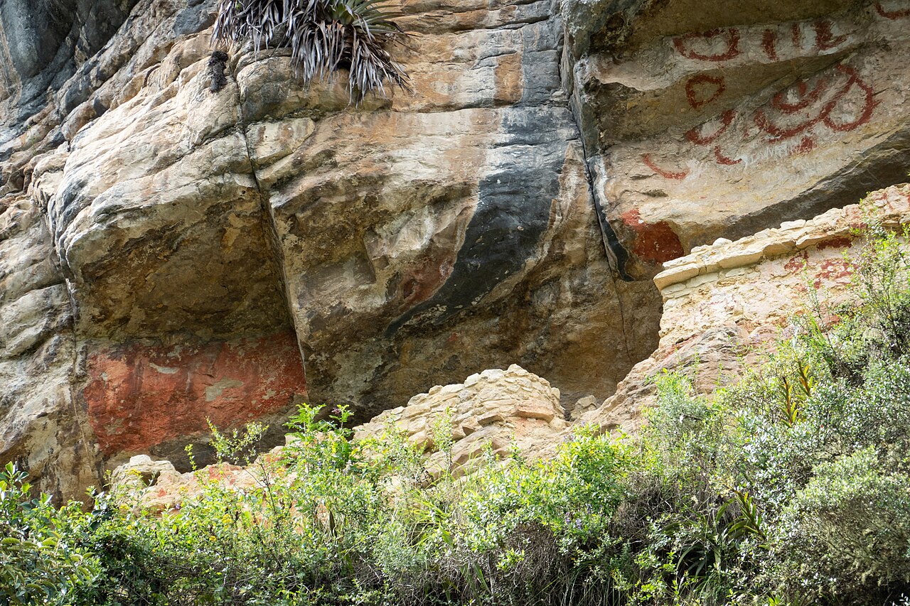 Foto de Mausoleos de Revash (3)