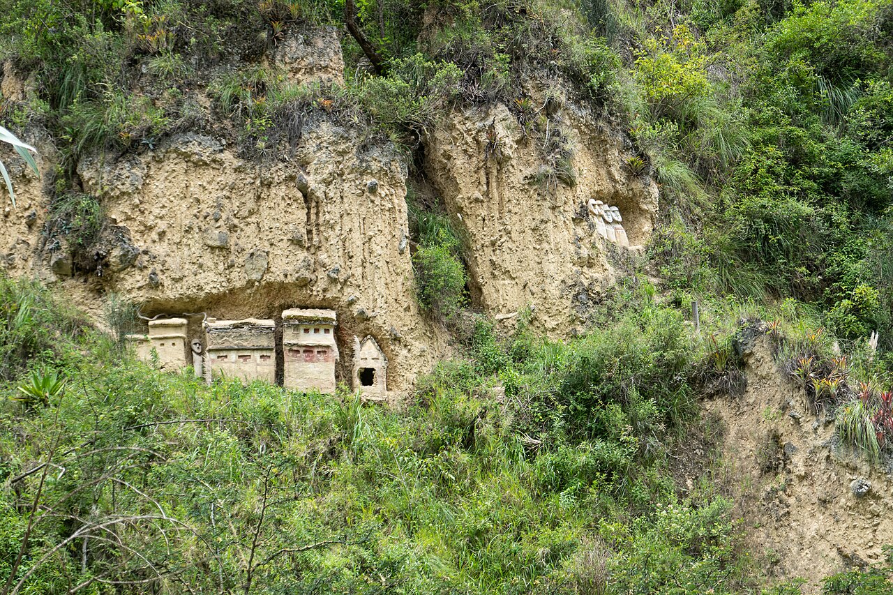 Foto de Mausoleos de Revash (4)