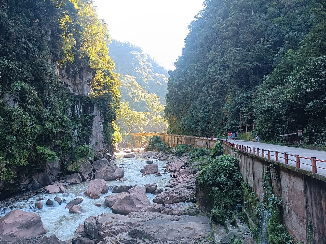 Tingo María → Aguaytía por el Boquerón del Padre Abad