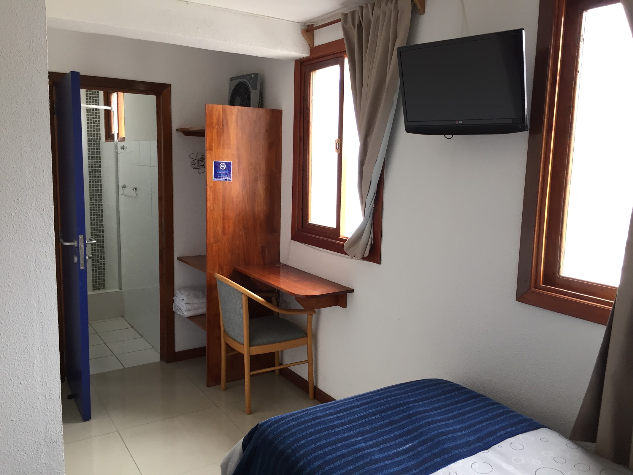 Foto de HOTEL ESMERALDA (4)
