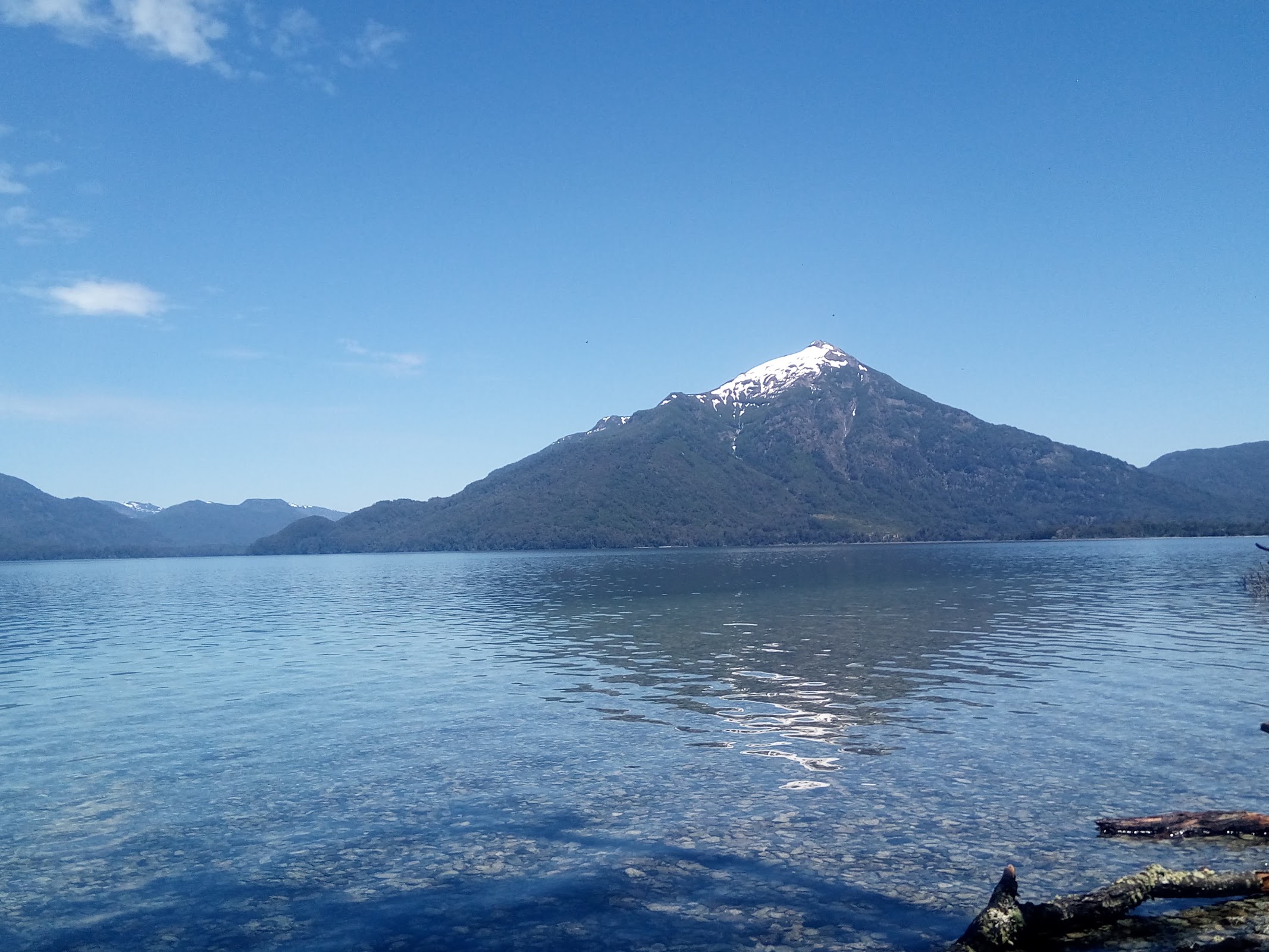 Foto de Lago Huechulafquen (2)
