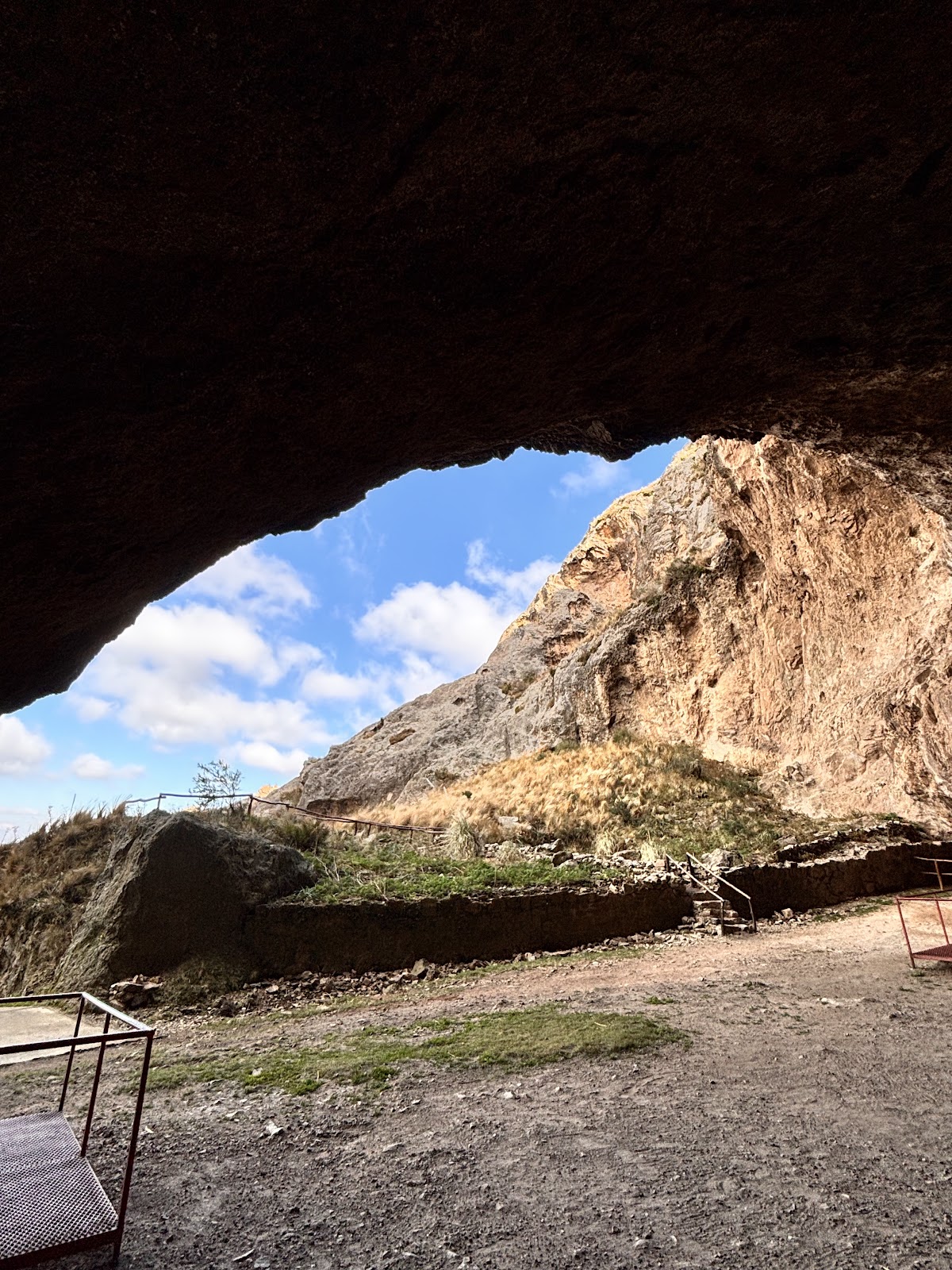 Foto de Gruta de Inti Huasi (4)