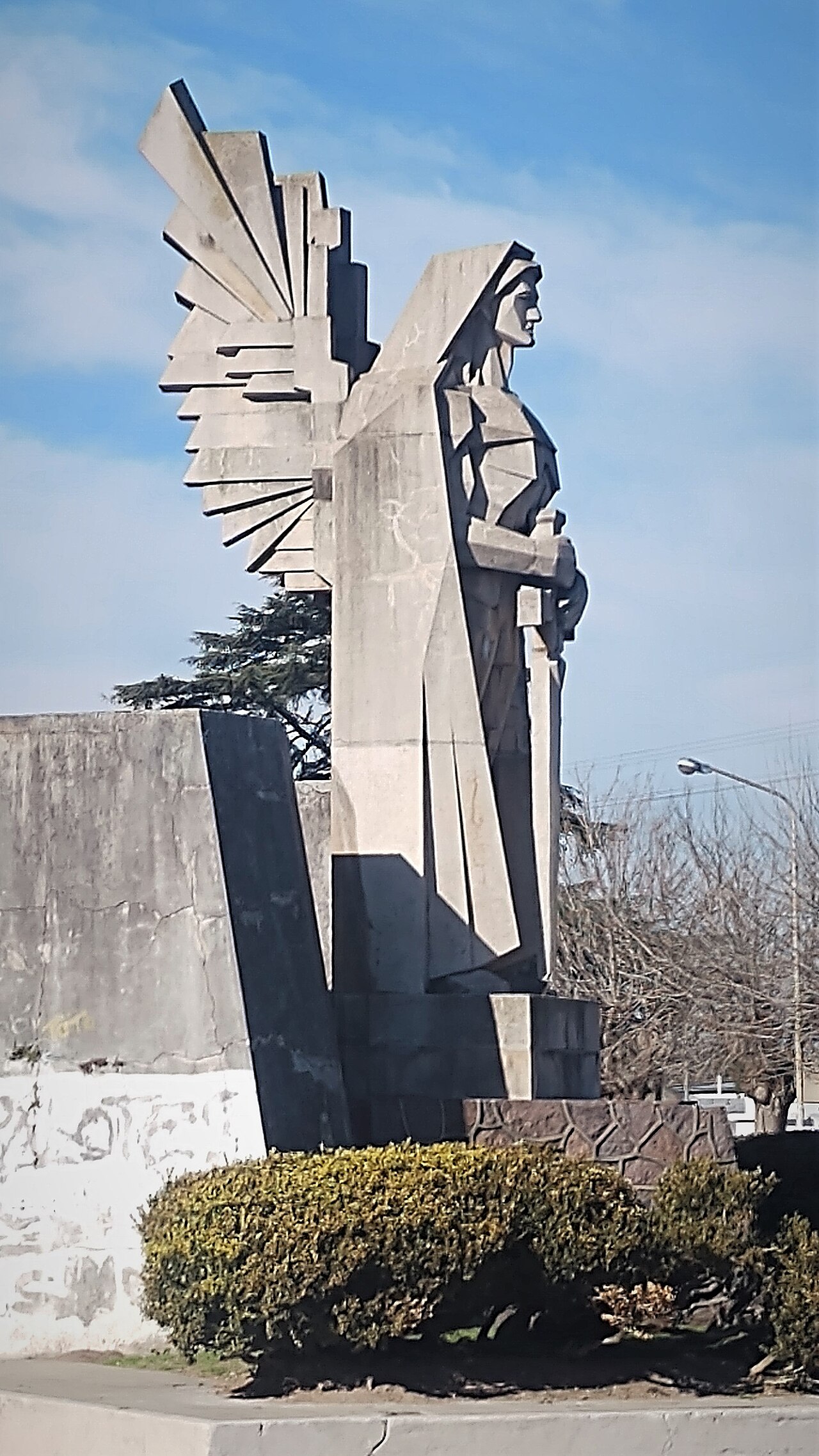 Portal del Cementerio de Azul