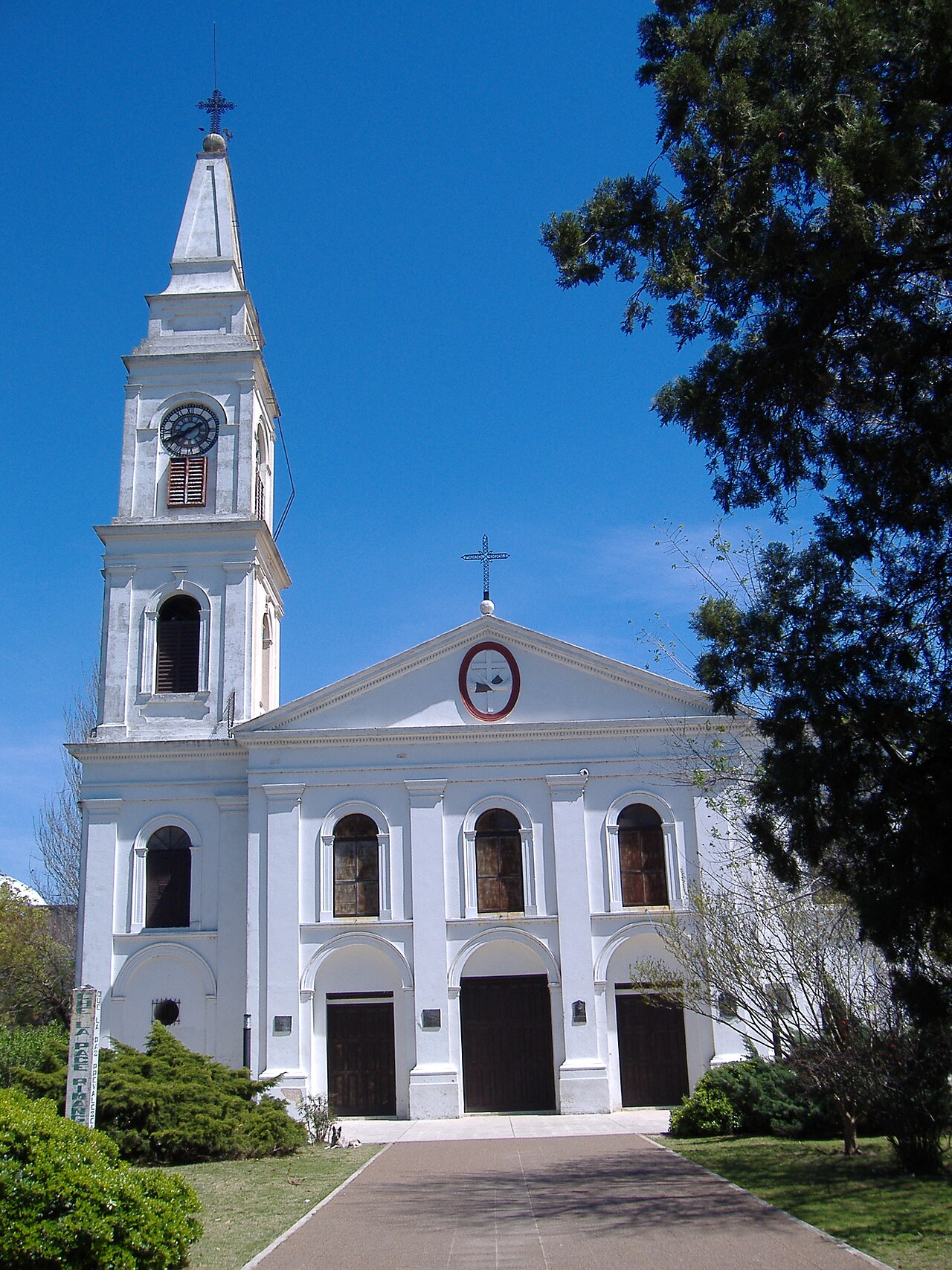 Convento de San Carlos y Campo de la Gloria