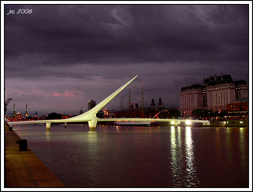 Foto de Puente de la Mujer y Puerto Madero (4)