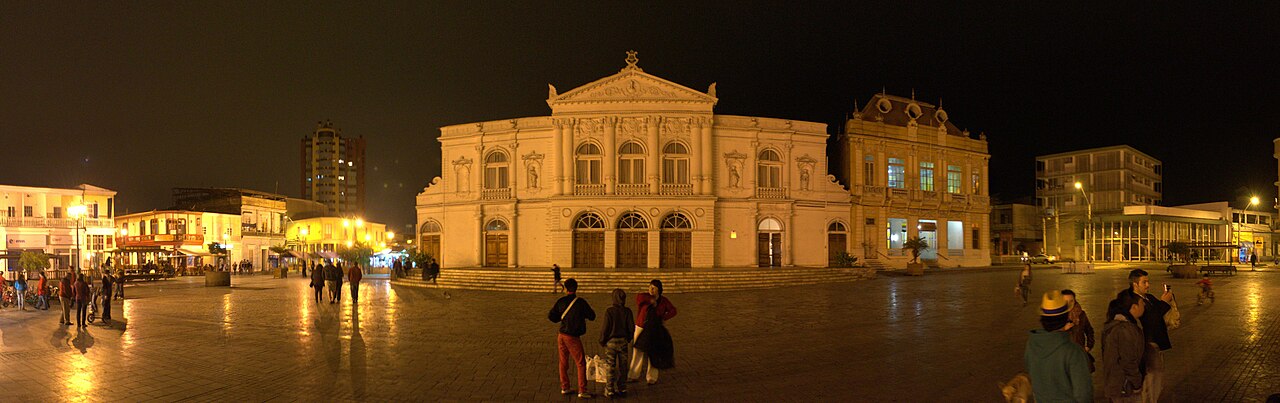 Photo of Plaza Prat y Teatro Municipal de Iquique (5)