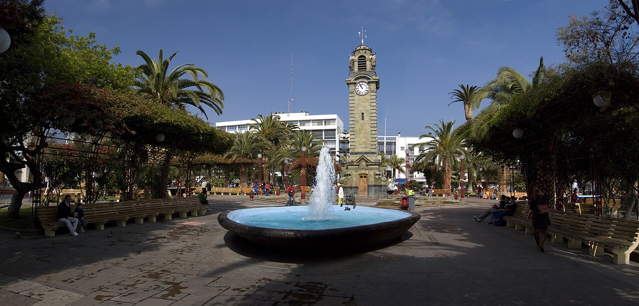 Plaza Colón y Torre del Reloj de Antofagasta
