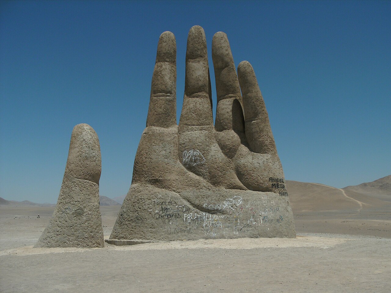 Foto de Mano del Desierto (5)