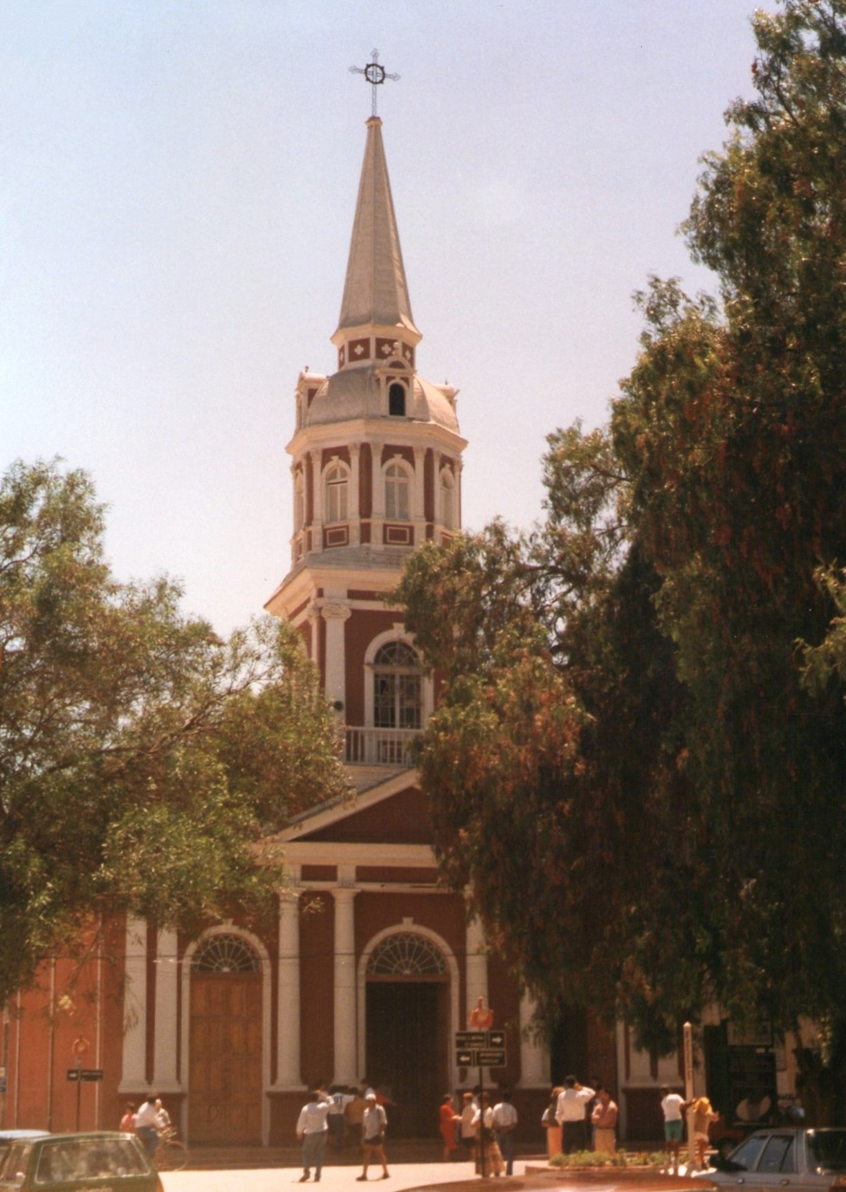 Photo of Plaza e iglesia de Vicuña (3)